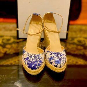 Authentic Gucci cruise floral runway 2017 espadrille. Size 39
